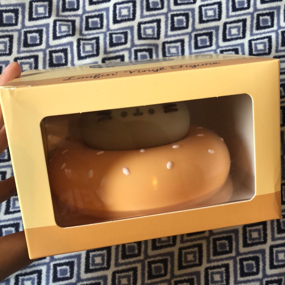 NWT Pusheen Loafin’ Vinyl Figure - Spring 2024 Box Exclusive